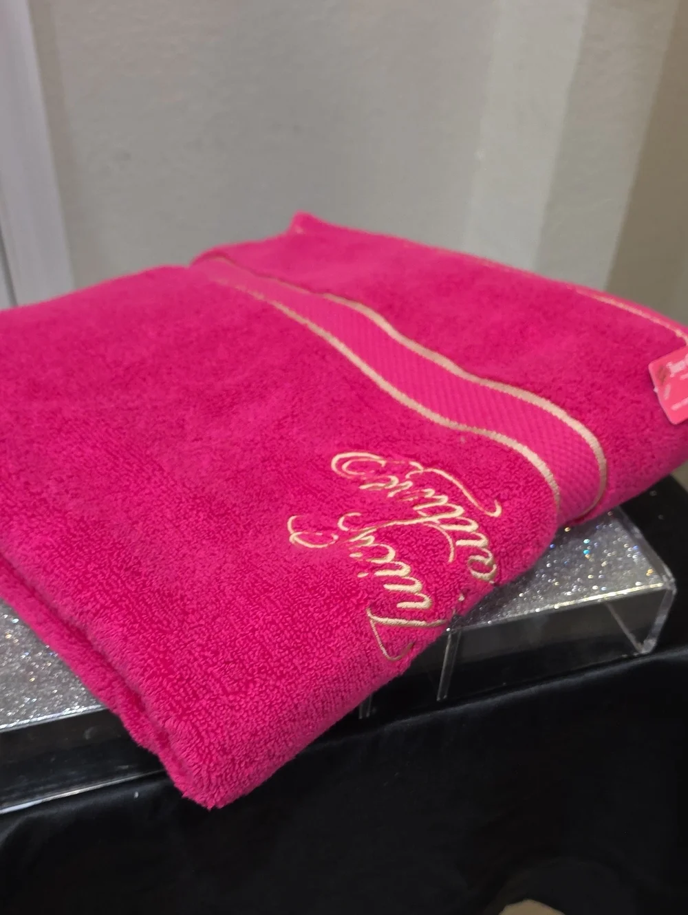 Juicy Couture Home Gold Embrodried Signature Logo Stripes Oversized Bath Towel